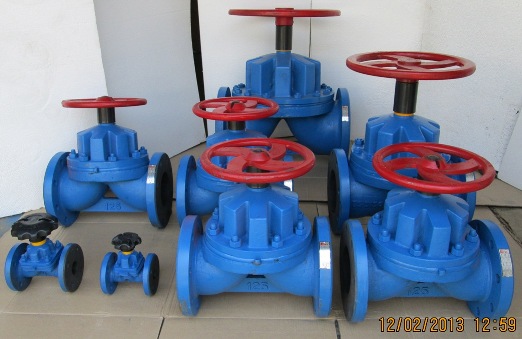 A Weir Type Rubber Lined Diaphragm Valve Flanged End